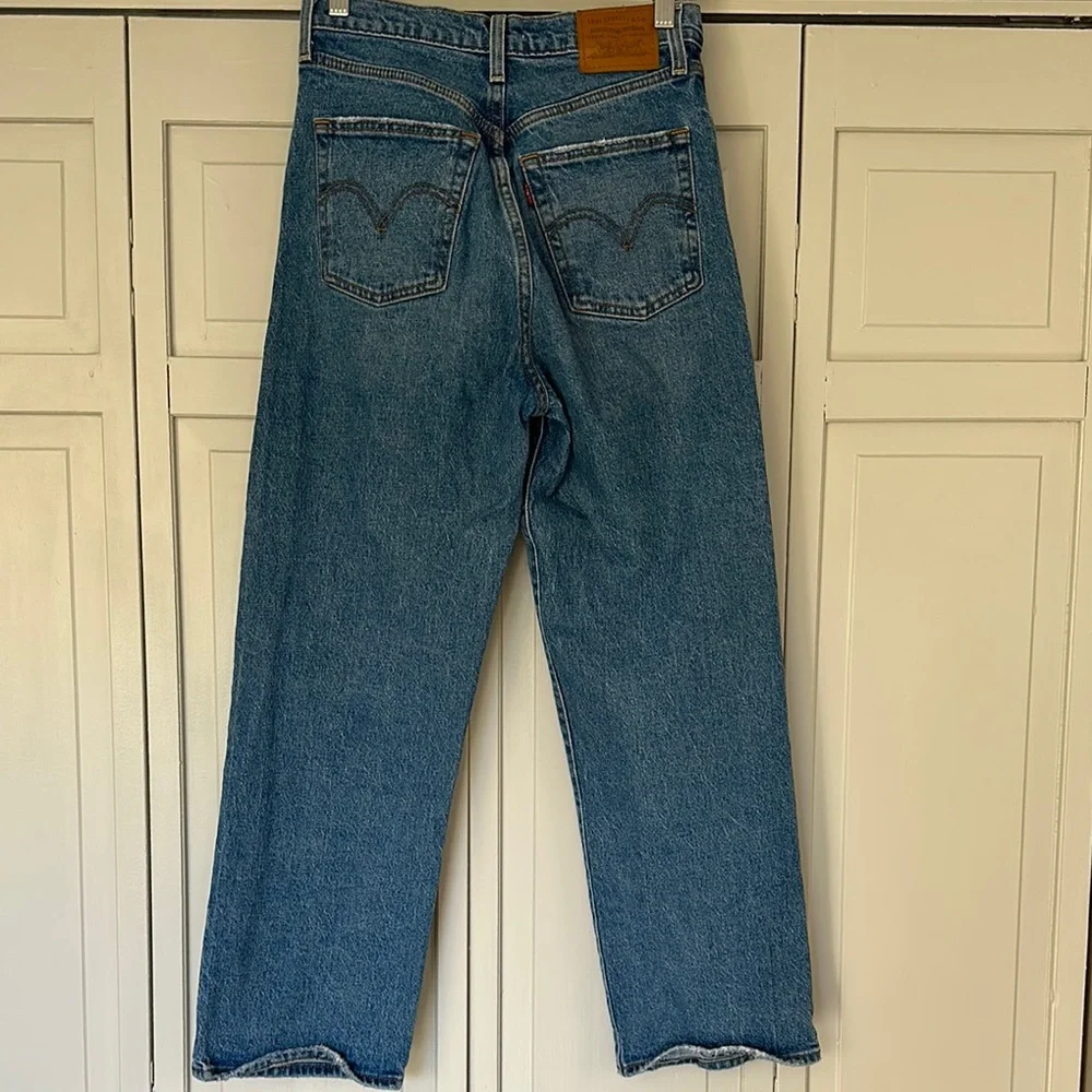 Classic Levi’s Blue Denim Jeans - Picture 3 of 5